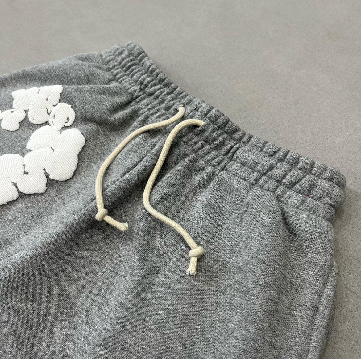 Denim Tear Cotton Wreath Sweatpants