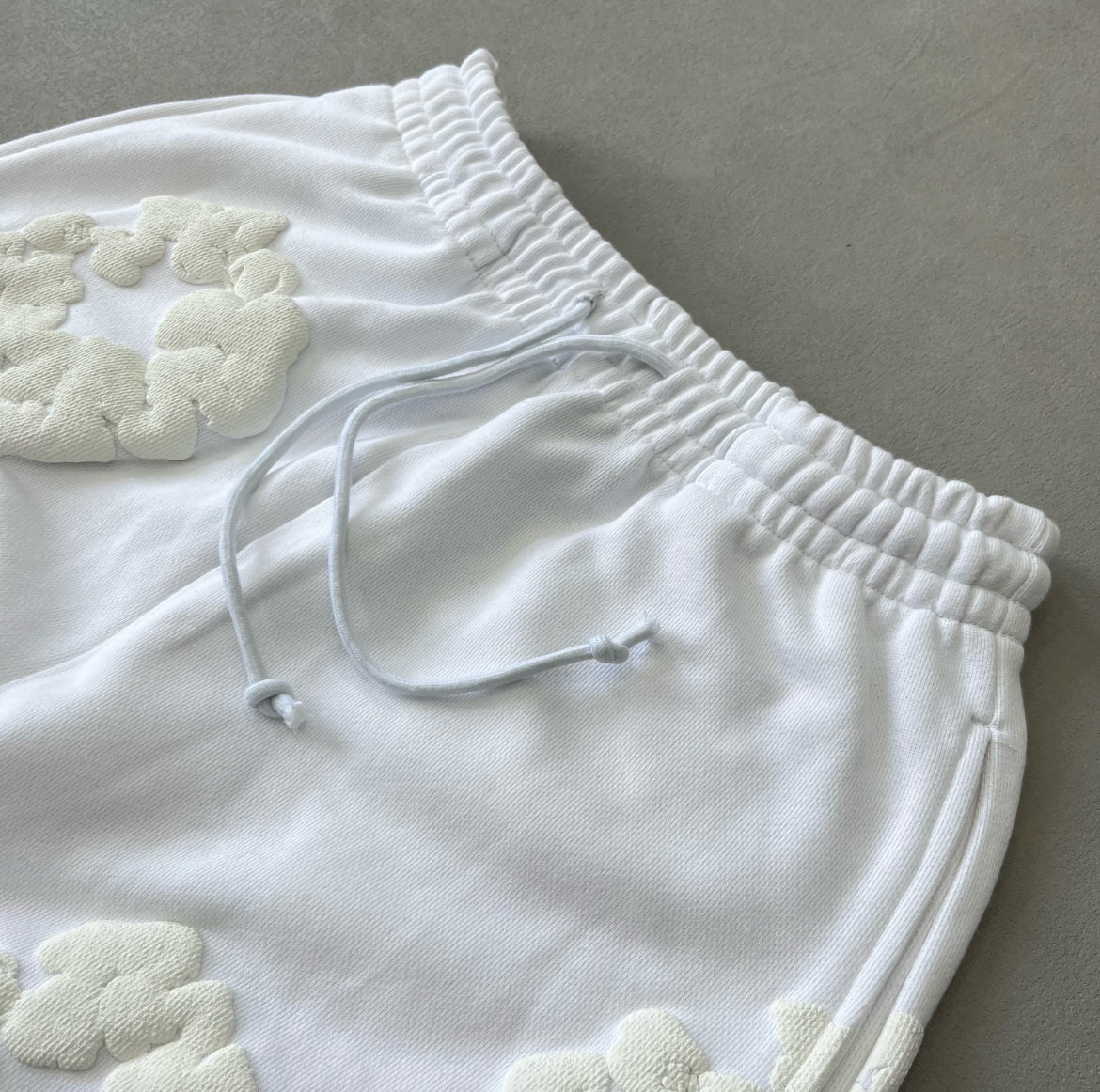Denim Tear Cotton Wreath Sweatpants