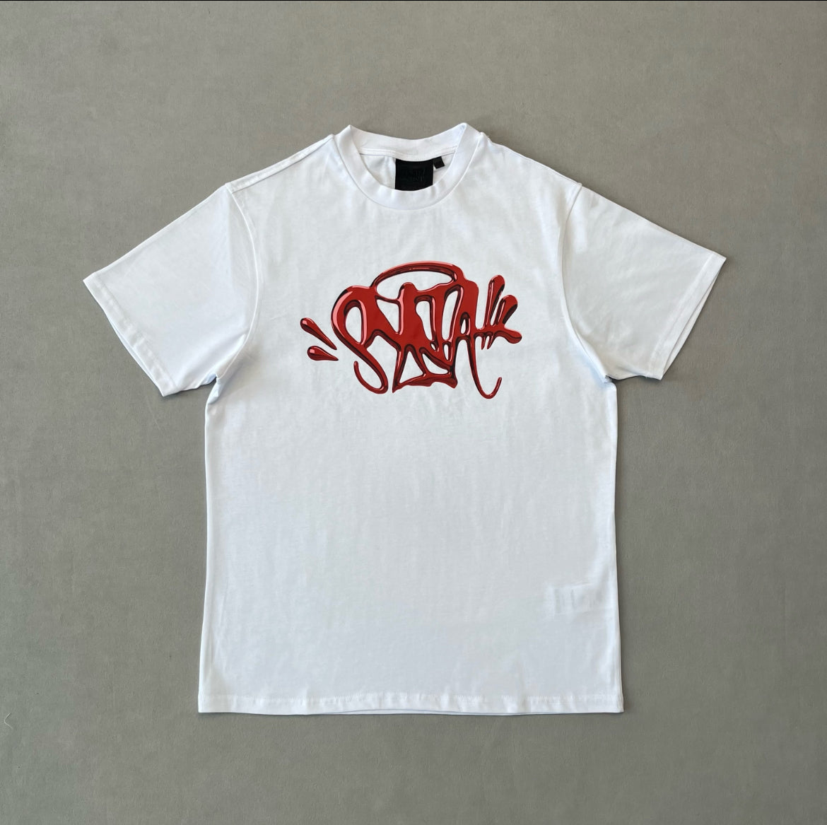 Syna World Red Graphic