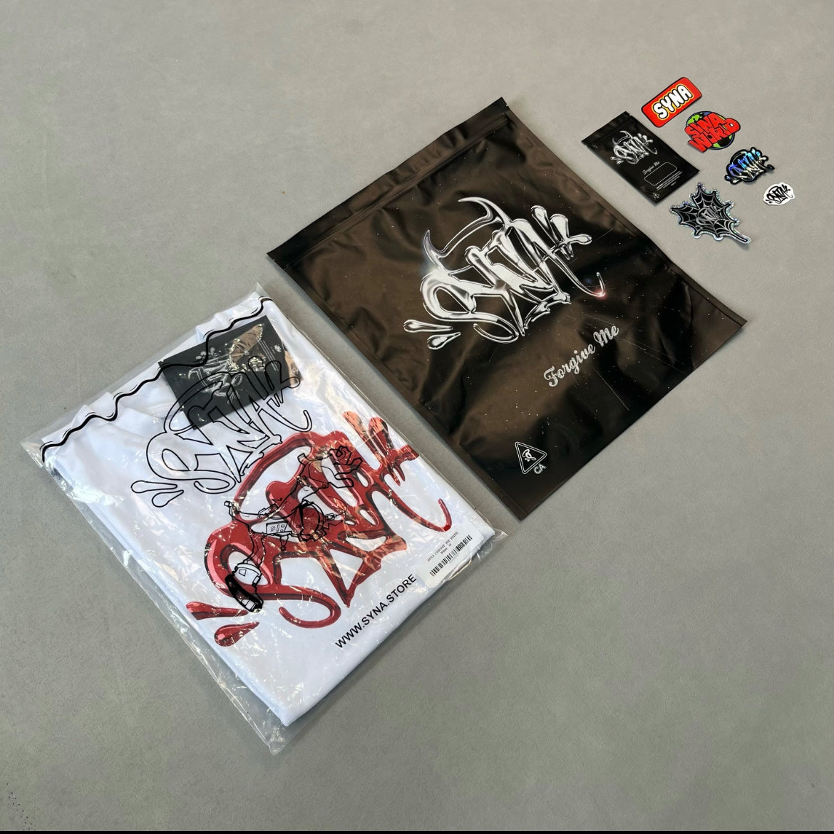Syna World Red Graphic